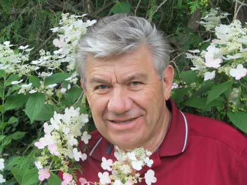 Василь ДУНЕЦЬ ПАДАЄ ЦВІТ