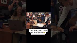Feel like her students were more excited than her 😂 (via msdavishse/IG)