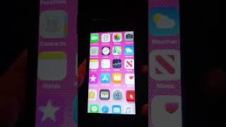pink wallpaper on the iPod touch (6th generation)