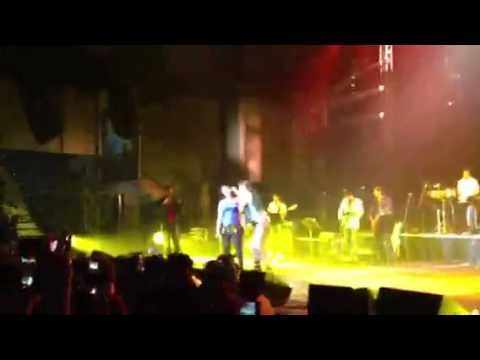 Chaos for Sunidhi Chauhan!