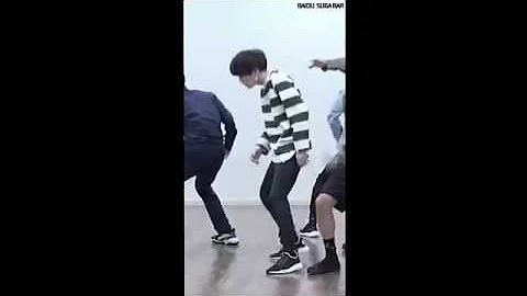 BTS fake love dance practice Suga focus