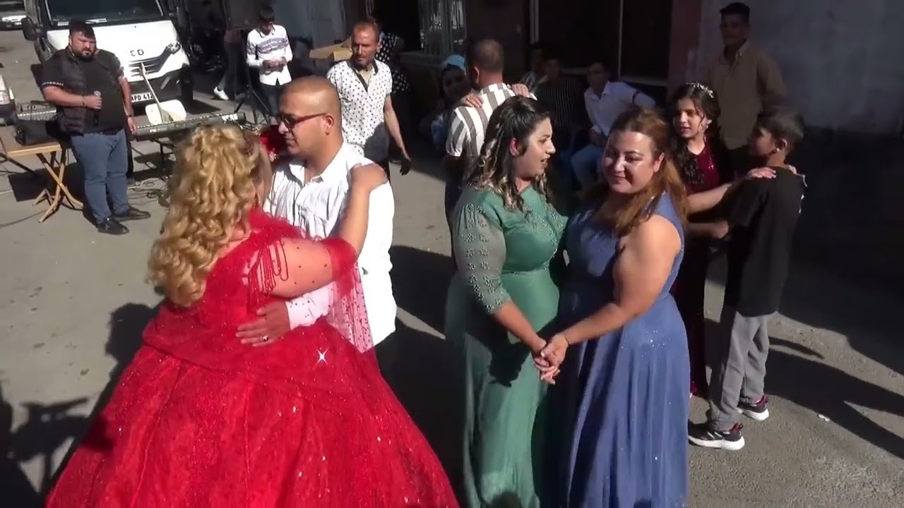 Cumoş ve nazlının kınası 