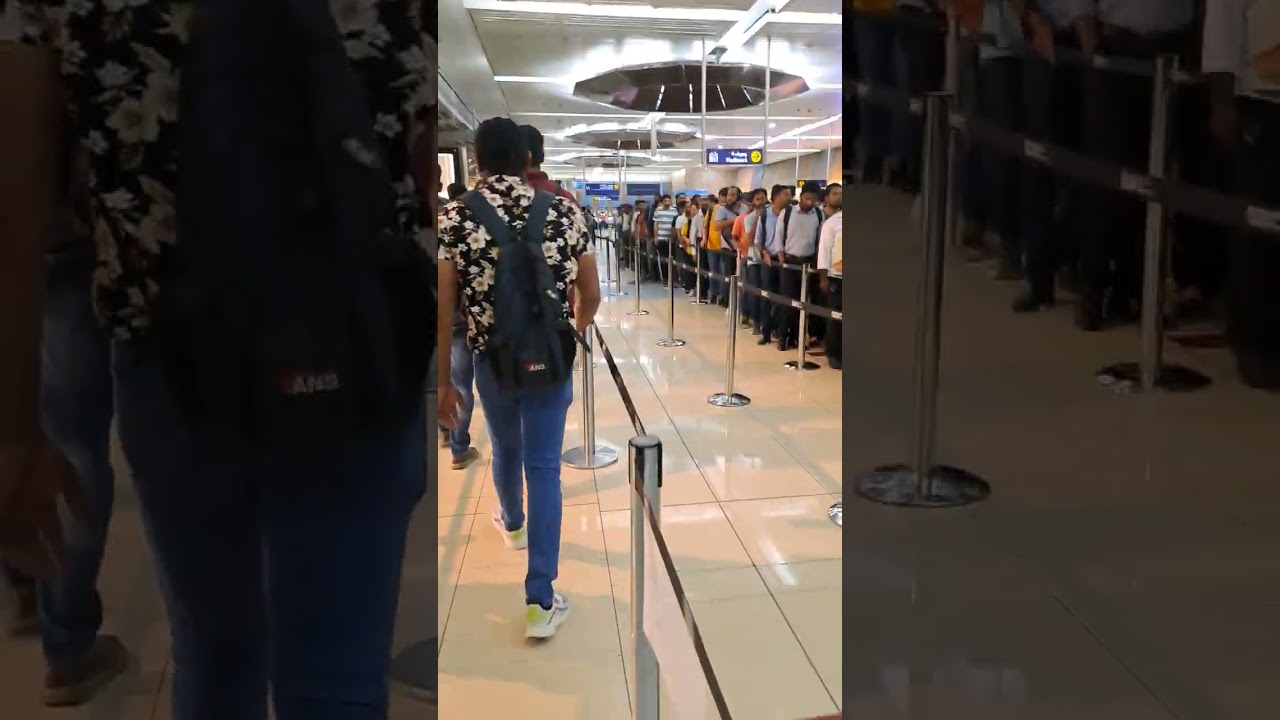 Dubai Union Metro Station Full Croud 