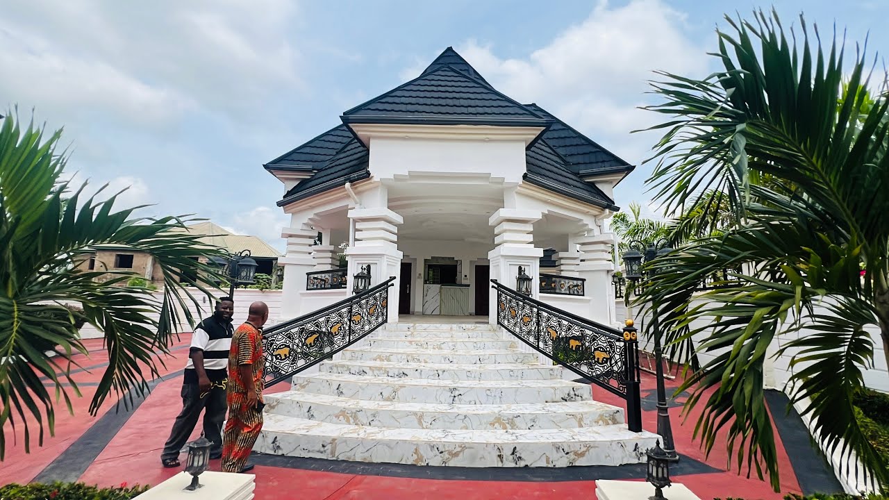 Our visit and tour of more beautiful and clean Mansions worth billions of naira in a village Abiriba