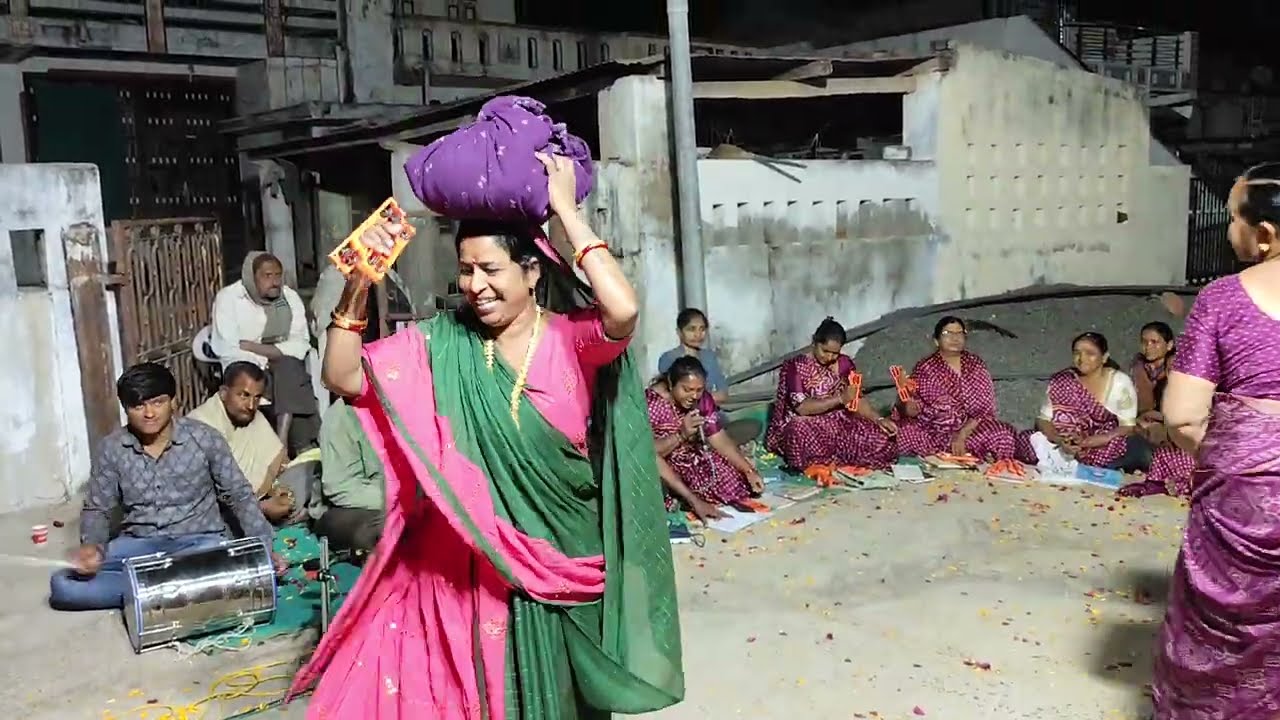 કાઠીયાવાડ થી આવી રે💐....શ્રી રામ જય રામ જય જય રામ🙏🏻. સ્વર) - આરતીબેન યોગેશભાઈ & કૃષ્ણ મંડળ માણેકપુરા