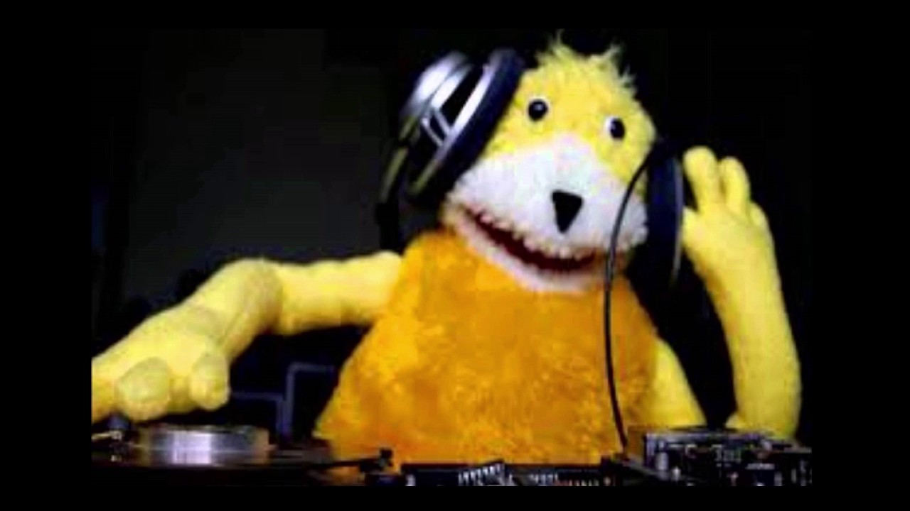 Oizo - beat (Breaks - YouTube