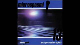Video thumbnail of "Microspasmi feat Fede Quando ti siedi"