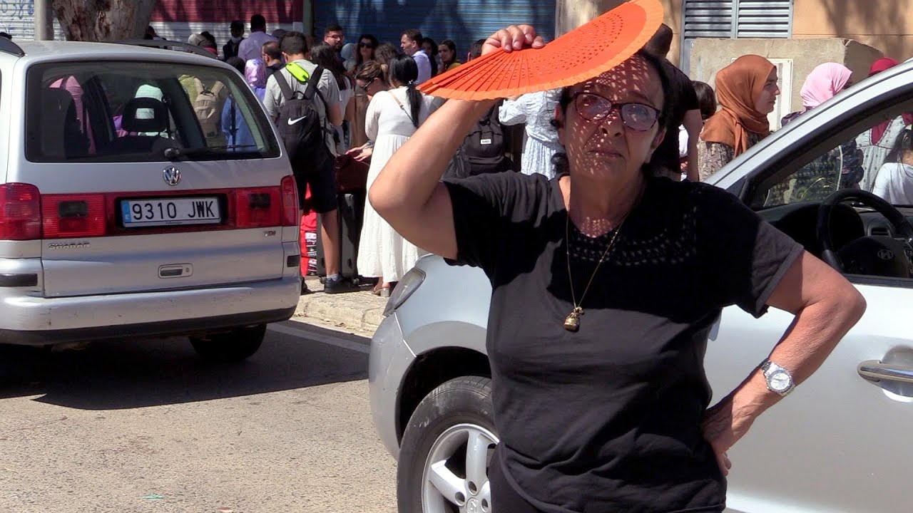 Crece la indignación de los ciudadanos que quieren cruzar la frontera