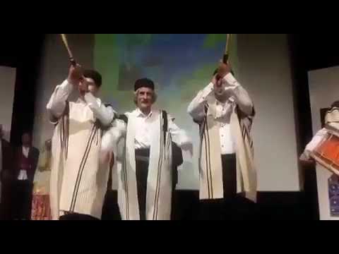 دو نوازی چوب بازی در مراسم تجلیل از استاد نورالله مومن نژاد