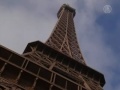 Menara Eiffel Kokoh di Bawah Goncangan