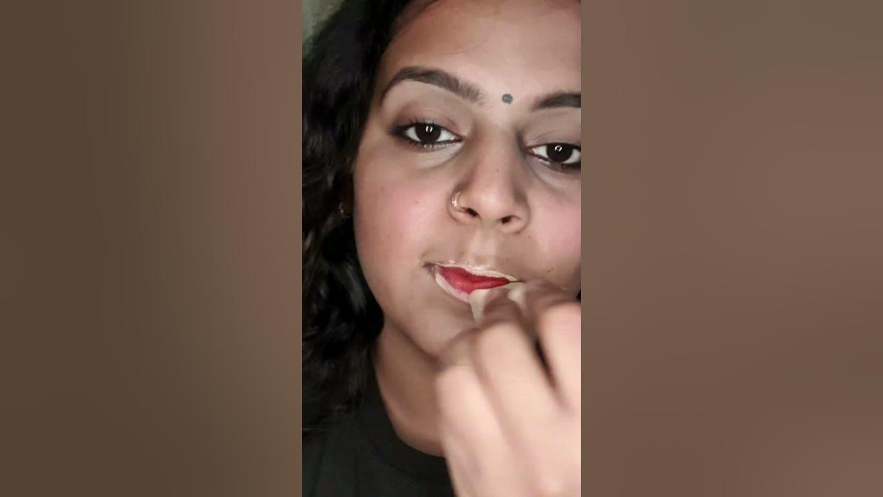 lipstick ka colour change kijiye 👄💄lipstick hack makeup tutorial 