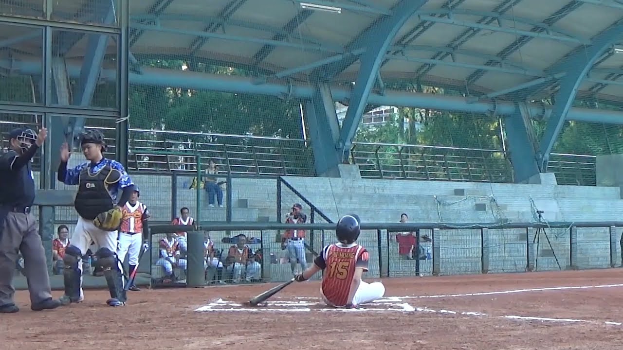 I am magnet, I love baseball and ball love me too.