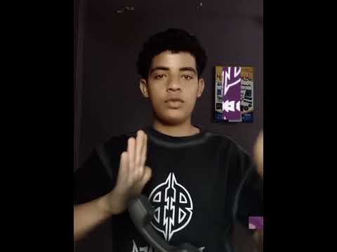 يا كابونجا الولد ابو قرن طير على التليفون وشكل سامع صرخه