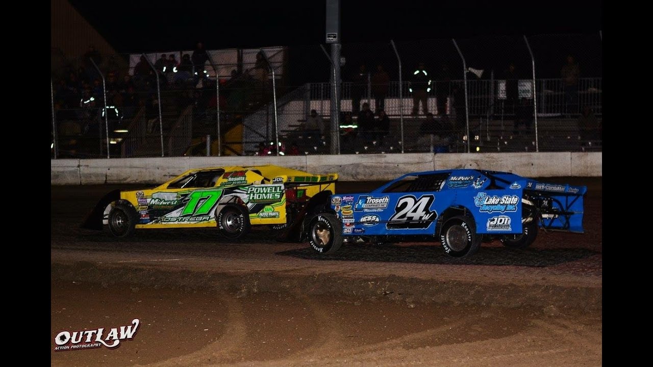 Ogilvie Raceway 10/7/16 CLosing laps of WISSOTA Super Stock Heat Race 2