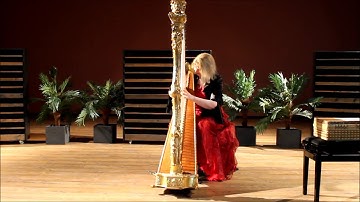 Harpist Regina Ederveen plays The Minstrel