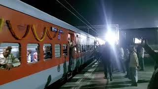 खत्म हुआ 14 वर्षों का इंतजार उदयपुर- अहमदाबाद Braudgauge पर पहली ट्रेन चली |  Live From Umra Station