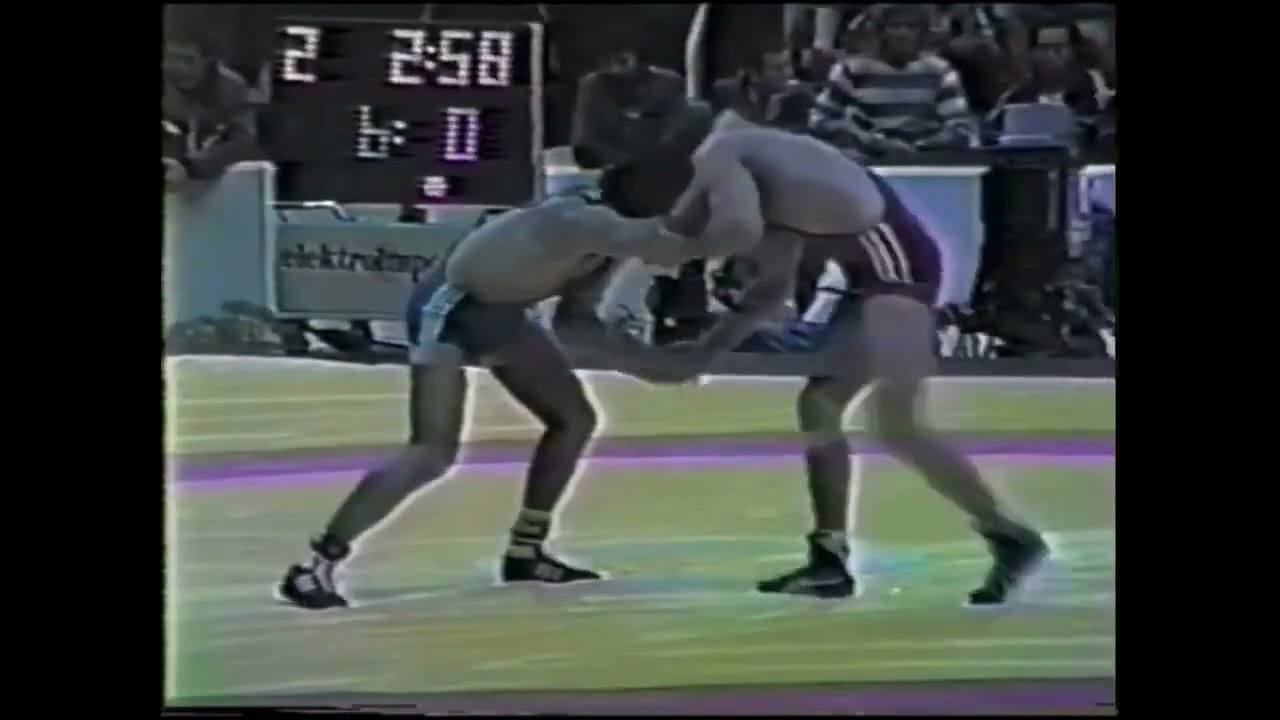 Arsen Fadzaev (URS) vs Andre Metzger (USA) Senior World championships 1986 freestyle wrestling
