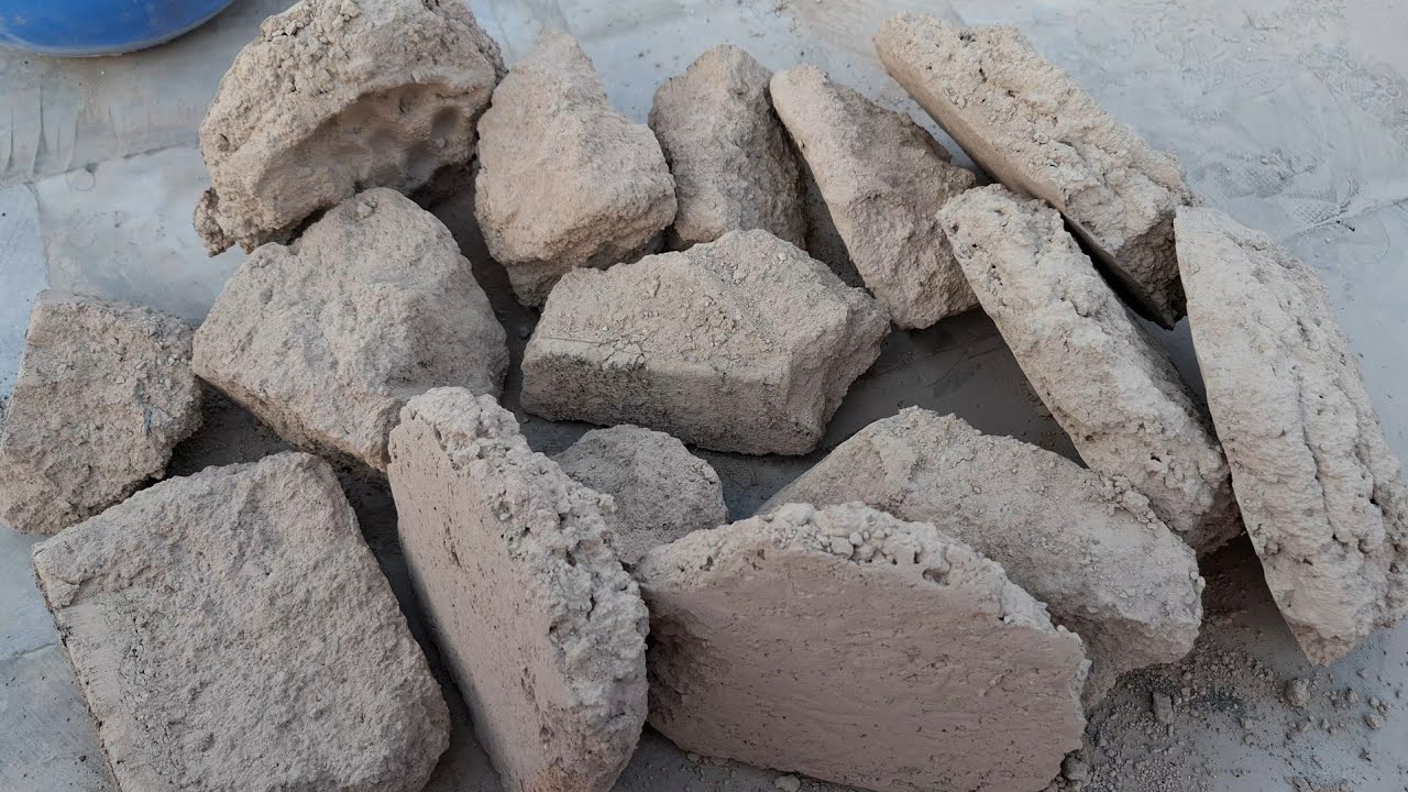 New video Grainy dirt dry floor crumbling satisfying