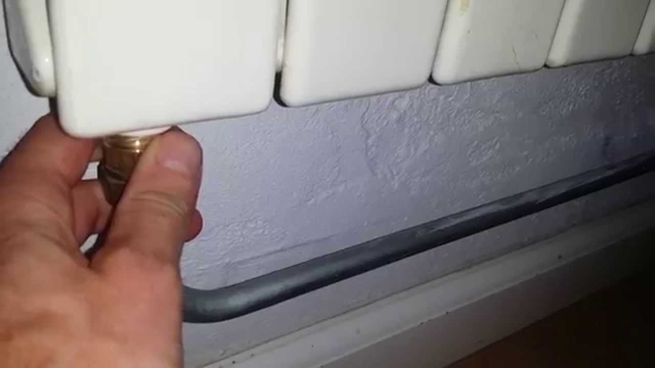 Radiator Afvoer aansluiting - YouTube Radiator Afvoer aansluiting - YouTube