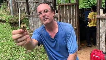 How to chew coca leaves in the Amazon jungle (with Medical Anthropologist Glenn Shepard)