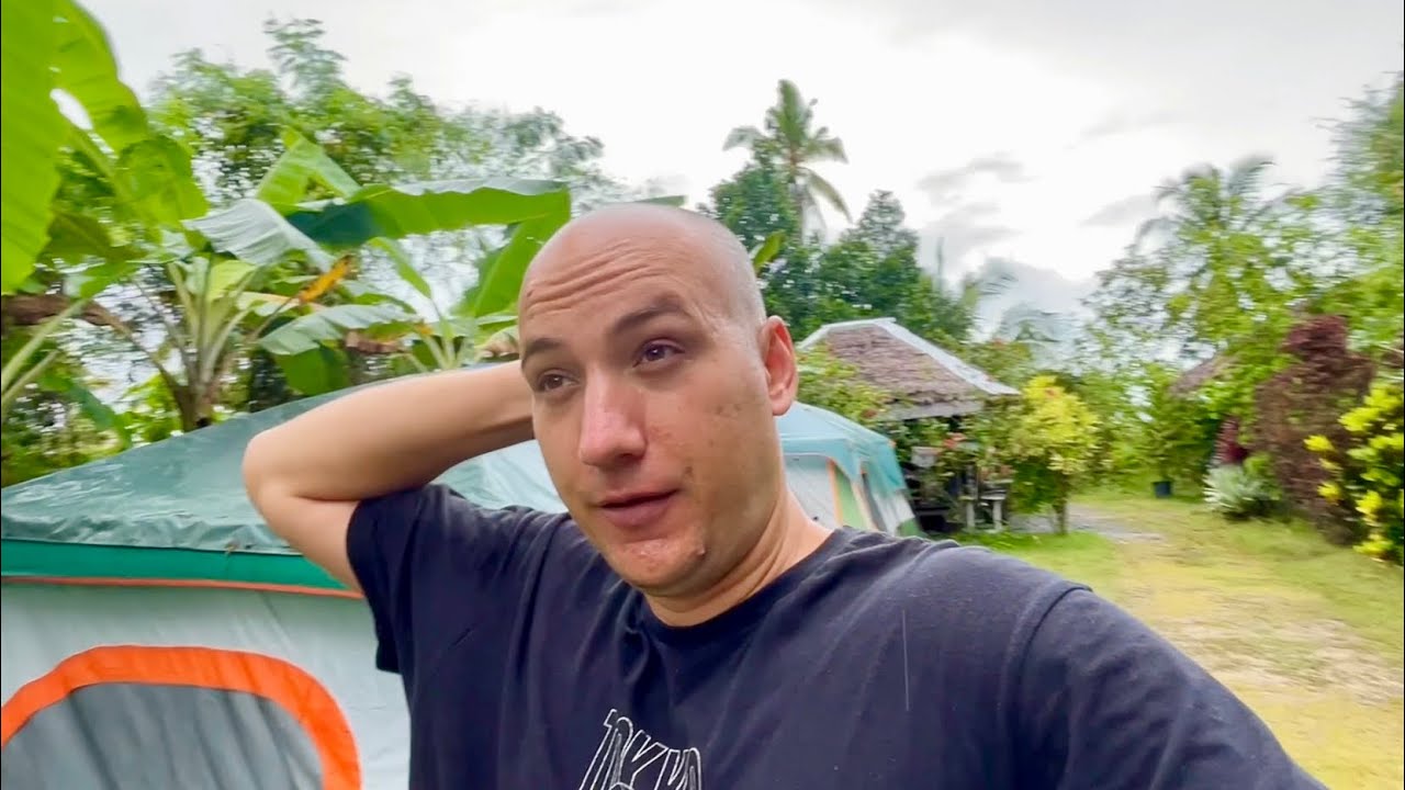 Чёрная полоса в жизни! Затопило палатку, сломался ноутбук! Едим дуриан ...