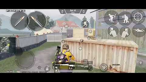 日本利用压电瓷砖将脚步转化为电能，其原理是压电材料在承受压力时会产生机械应力，并将其转化为电能。这种技术通过捕捉日常行走的动能，在繁忙地区（如涩谷车站，每天有约240万步）可产生足够的电能为LED灯、