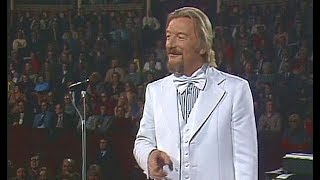 JAMES LAST - Medley: Chicken Wheel/Turkey In The Straw/Orange Blossom Special  (R.A.H. London 1978)