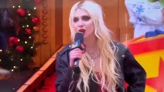 Taylor Momsen Performs At The Macy s Parade