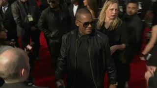 R Kelly goes on trial over historic sexual abuse allegations | 5 News