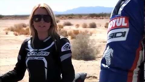 YAMAHA R3 Intro with Colin Edwards