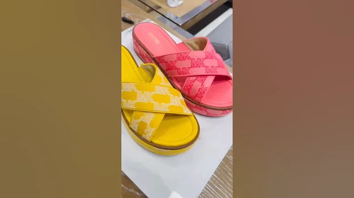 Michael Kors Wedge Sandals High Heels Shoes #michaelkors #wedges #sandals #highheels #heels #shorts