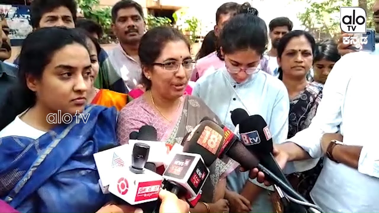 Tejaswini AnanthKumar Casts Vote in Bengaluru | Lok Sabha Elections ...