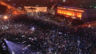 Romania withdraws corruption decree as demonstrations continue