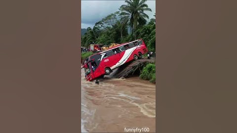 Bridge Collapse Emergency | Dangling Bus Rescue Mission | Realistic AI Disaster Simulation
