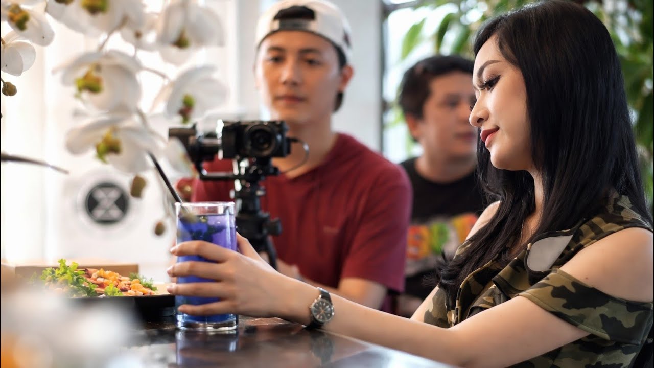 Fira Azhara Dibalik Lensa Cover Lagu Lokasi Zabo Coffee Jombang Youtube