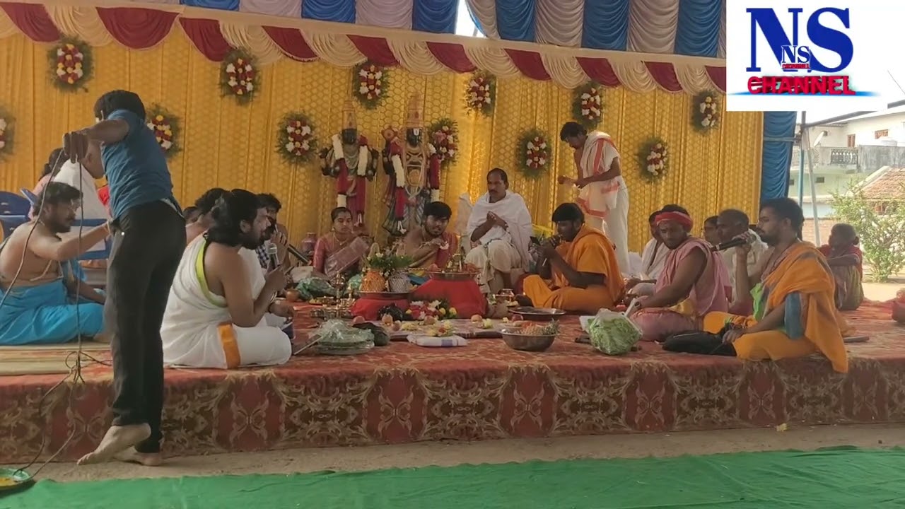 నామాపూర్ లో శ్రీసితారామాంజినేయ స్వామి దేవస్థానం లో పుణ్యవచనం విశ్వక్షేణ ఆరాధన రాక్షబందనం 