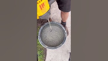 Mix an 80lb bag EASY + QUICK + NO SPLATTER 🤯 #drywall #tools #shorts