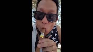 Hut cigar khung cuba