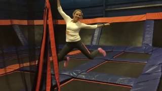 Sheryl Crow - Jumpin' Crow! (trampoline)