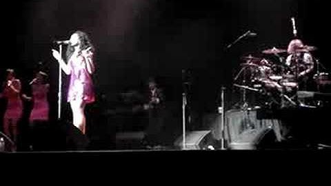 Solange Knowles snippet in concert