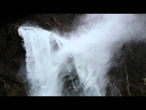 Stunning 'reverse waterfall' filmed near Knin, Croatia!