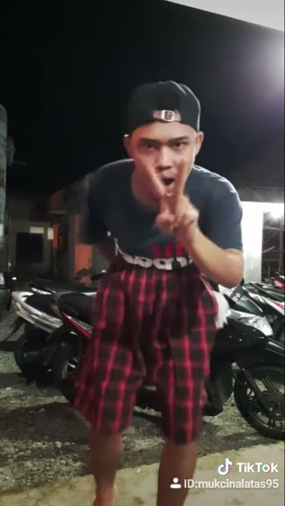 Joget gaun merah