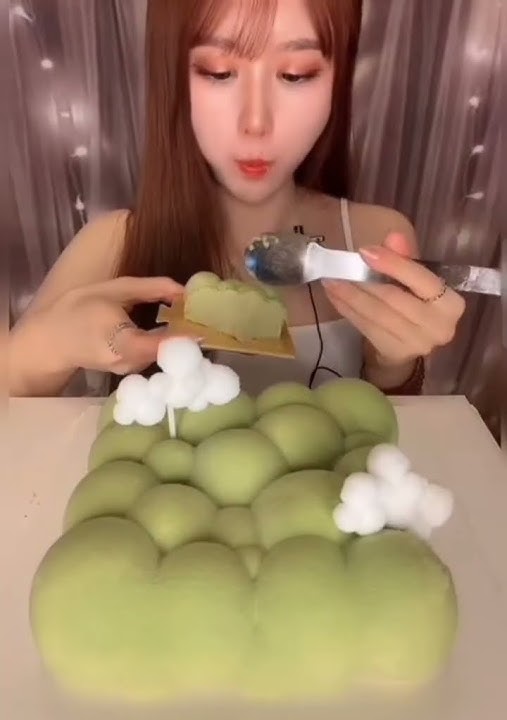 Mousse Cake Eating Mukbang