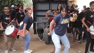 Today's Dangdut with curvaceous dancers/ Ruins Puing-Puing/Megantara