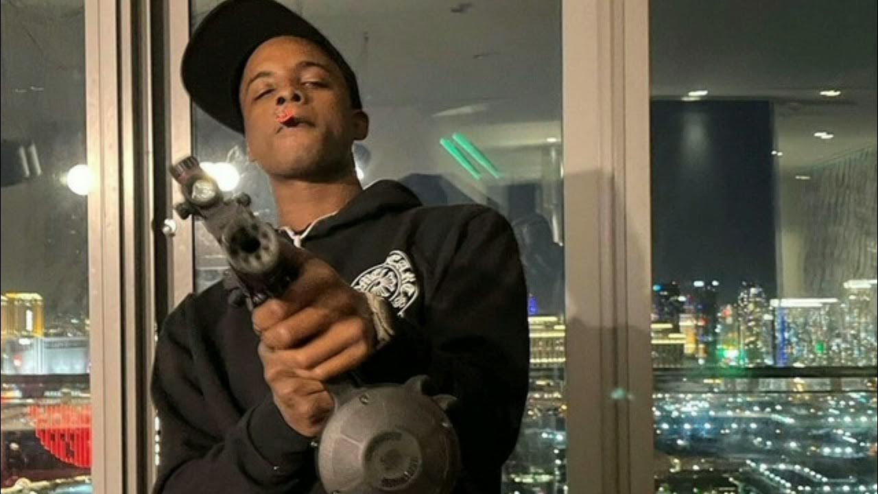 очаг firewood. 0 outside. Cinier mire lt. 0 outside.