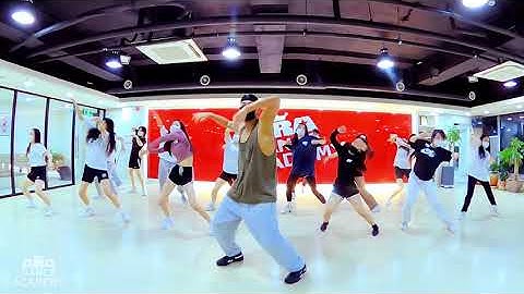 Thumbnail of [아라댄스아카데미] WACOON 특강 Queen WA$ABII - 안녕, 쟈기? (Feat. Ash-B)