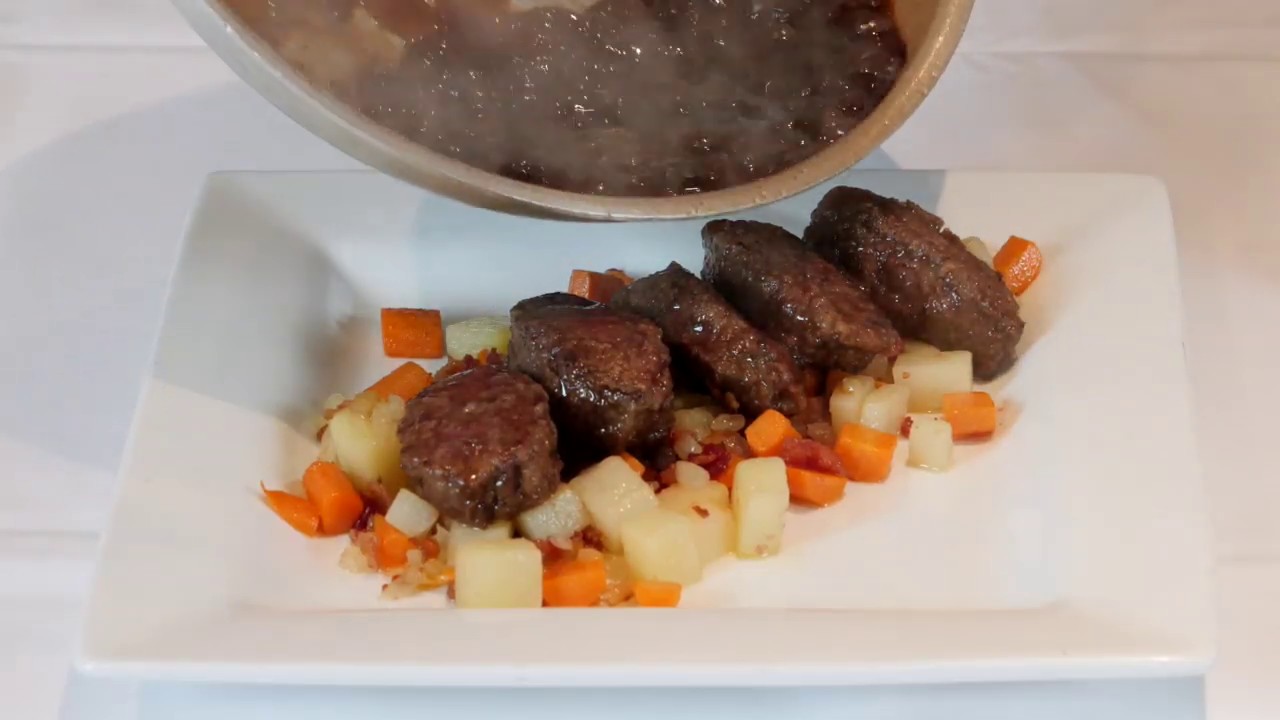 Seared Venison With Cherry Port Sauce