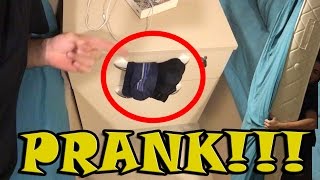 Oda Arkadaşımın Dolabını Boşalttım - Prank