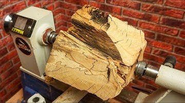 Woodturning - Ugly Log with Beautiful Grain