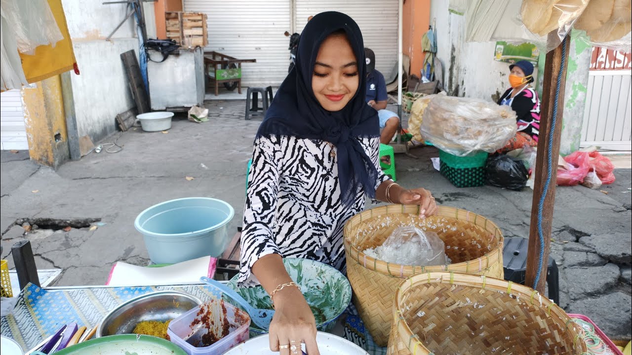 VIRAL PENJUAL  NASI KRAWU CANTIK DI  GRESIK  YouTube